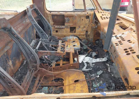 1984 GMC C1500 из США, поврежденный, VIN 1GTCC14DXES529359